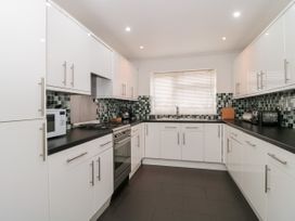 Oaks Reach - Hampshire - 1125346 - thumbnail photo 8