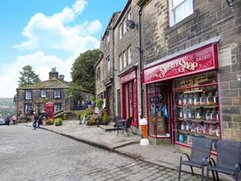 No 47, Haworth - Yorkshire Dales - 1125389 - thumbnail photo 33