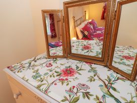 Holly Cottage - Isle of Wight & Hampshire - 1125740 - thumbnail photo 17