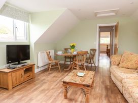 Lilling Green - North Yorkshire (incl. Whitby) - 1125907 - thumbnail photo 2