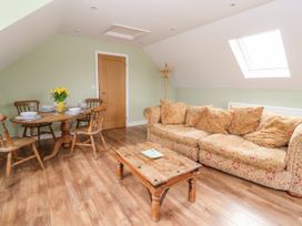 Lilling Green - North Yorkshire (incl. Whitby) - 1125907 - thumbnail photo 3