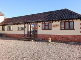 The Stables at Hall Barn - Suffolk & Essex - 1125937 - thumbnail photo 1