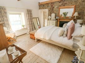 Rustic Period Country Farmhouse - South Wales - 1126255 - thumbnail photo 18