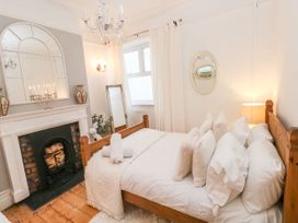 Stunning Large Victorian Townhouse - South Wales - 1126257 - thumbnail photo 29