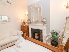 Stunning Large Victorian Townhouse - South Wales - 1126257 - thumbnail photo 31