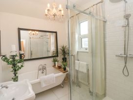 Stunning Large Victorian Townhouse - South Wales - 1126257 - thumbnail photo 34