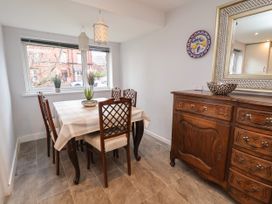 28 Waterloo - North Wales - 1126581 - thumbnail photo 5