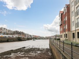 Whitby Waves - North Yorkshire (incl. Whitby) - 1127244 - thumbnail photo 32