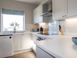 Black Rock First Floor Apartment - North Wales - 1127335 - thumbnail photo 6