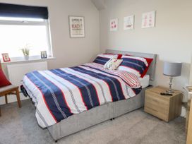 Black Rock First Floor Apartment - North Wales - 1127335 - thumbnail photo 12