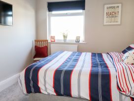 Black Rock First Floor Apartment - North Wales - 1127335 - thumbnail photo 13