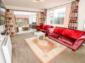 Seaside Haven - Hampshire - 1127878 - thumbnail photo 4