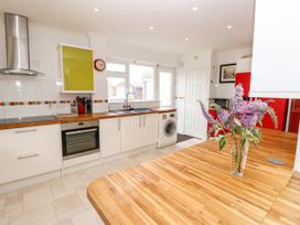 Seaside Haven - Hampshire - 1127878 - thumbnail photo 13