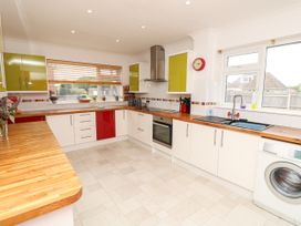 Seaside Haven - Hampshire - 1127878 - thumbnail photo 14