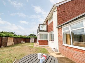 Seaside Haven - Hampshire - 1127878 - thumbnail photo 36