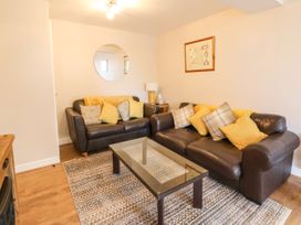 Acorns - North Wales - 1128546 - thumbnail photo 6