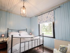 Challenger Bothy - Scottish Highlands - 1128585 - thumbnail photo 12