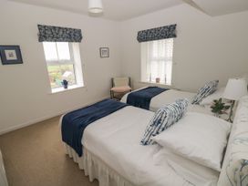 Ty Coets, Morfa Farm - South Wales - 1128980 - thumbnail photo 13