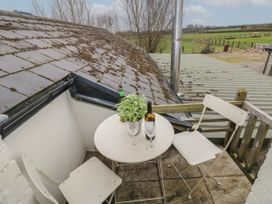 Ty Coets, Morfa Farm - South Wales - 1128980 - thumbnail photo 19