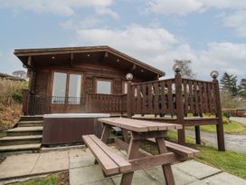 Great Owl Lodge - Mid Wales - 1129255 - thumbnail photo 1