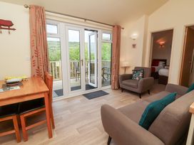 Chalet Log Cabin C11 - Devon - 1129365 - thumbnail photo 5
