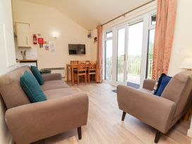 Chalet Log Cabin C11 - Devon - 1129365 - thumbnail photo 6