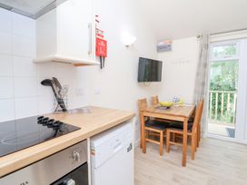 Chalet Log Cabin C8 - Devon - 1129366 - thumbnail photo 9
