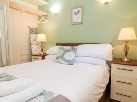 Chalet Log Cabin C8 - Devon - 1129366 - thumbnail photo 14
