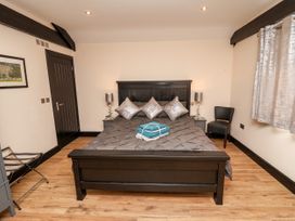 Moor Farm Cottage - Peak District - 1129371 - thumbnail photo 15
