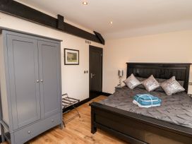 Moor Farm Cottage - Peak District - 1129371 - thumbnail photo 19