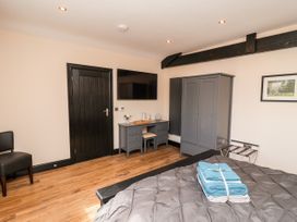 Moor Farm Cottage - Peak District - 1129371 - thumbnail photo 20