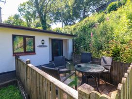 Larchwood Lodge - Devon - 1129382 - thumbnail photo 2