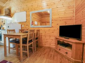 Chalet Lodge (Bunks) L1 - Devon - 1129383 - thumbnail photo 4