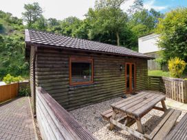 Chalet Lodge (Bunks) L1 - Devon - 1129383 - thumbnail photo 2