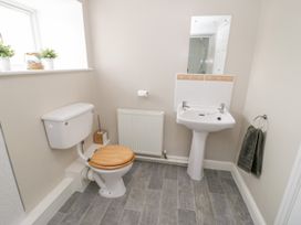 Hand Apartment - North Wales - 1129433 - thumbnail photo 24