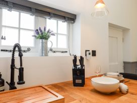 The Snug at Pickelden Farmhouse - Kent & Sussex - 1129449 - thumbnail photo 9