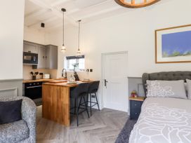 The Snug at Pickelden Farmhouse - Kent & Sussex - 1129449 - thumbnail photo 12
