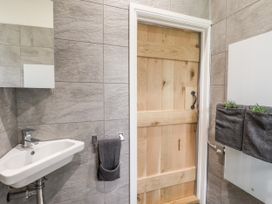 The Snug at Pickelden Farmhouse - Kent & Sussex - 1129449 - thumbnail photo 19