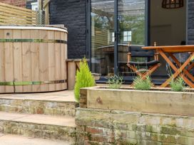 The Snug at Pickelden Farmhouse - Kent & Sussex - 1129449 - thumbnail photo 22