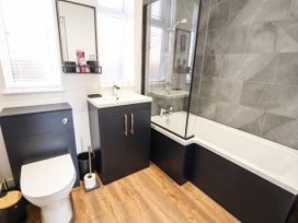 1 Chestnut Grove - North Yorkshire (incl. Whitby) - 1129544 - thumbnail photo 22