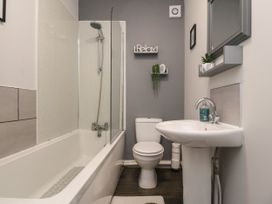 Apartment 5 @ Blackpool Sleepover - Lake District - 1129719 - thumbnail photo 13