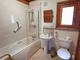 Teal Lodge - Lincolnshire - 1130273 - thumbnail photo 13