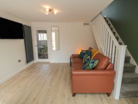 2 Staveley Cottages - North Yorkshire (incl. Whitby) - 1130552 - thumbnail photo 2