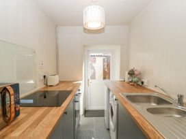 Honeybee Cottage - Somerset & Wiltshire - 1131168 - thumbnail photo 8