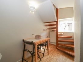 Honeybee Cottage - Somerset & Wiltshire - 1131168 - thumbnail photo 11