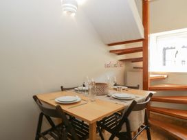 Honeybee Cottage - Somerset & Wiltshire - 1131168 - thumbnail photo 12