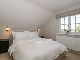 The Old Cottage - Hampshire - 1131701 - thumbnail photo 21