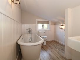 The Old Cottage - Hampshire - 1131701 - thumbnail photo 24
