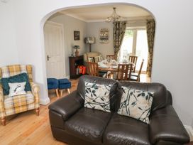 Stones Throw - South Wales - 1131903 - thumbnail photo 4