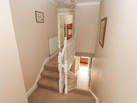 Stones Throw - South Wales - 1131903 - thumbnail photo 13